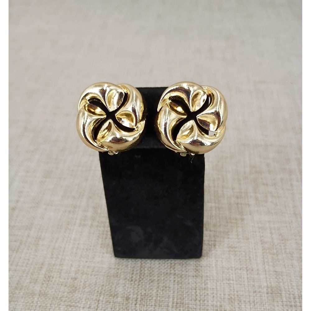 Vintage Lisner Clip On Earrings Shiny Gold Tone Pinwheel Ribbon Swirl Signed